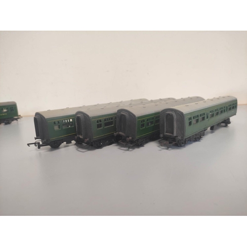 112 - Box of 00 gauge rolling stock comprising of eight Tri-ang R167/8 DMU Power Cards M79628, four Tri-an... 