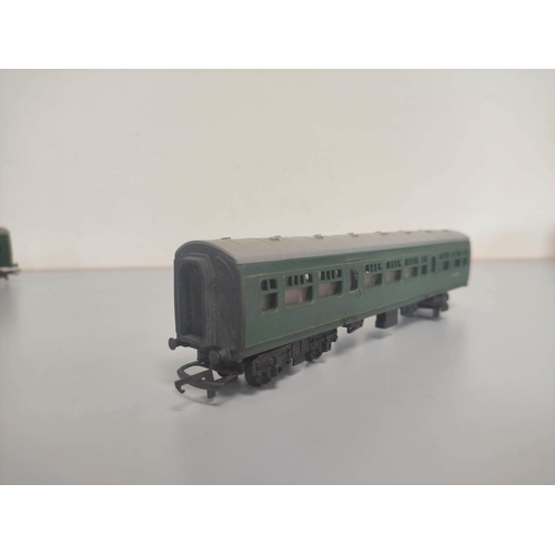 112 - Box of 00 gauge rolling stock comprising of eight Tri-ang R167/8 DMU Power Cards M79628, four Tri-an... 