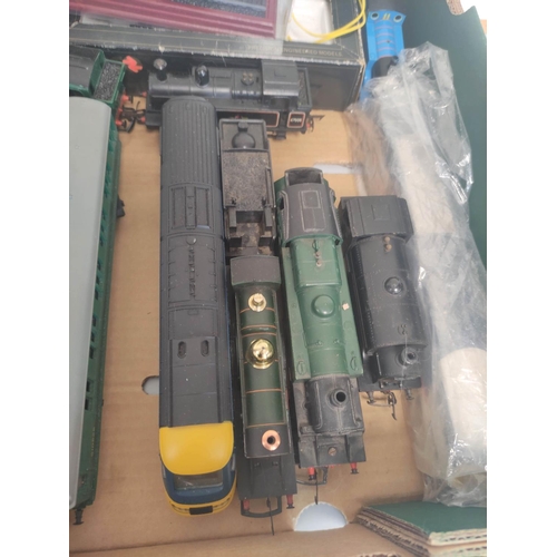 113 - Box of 00 gauge locomotives and rolling stock comprising of Tri-ang Class 4-6-2 