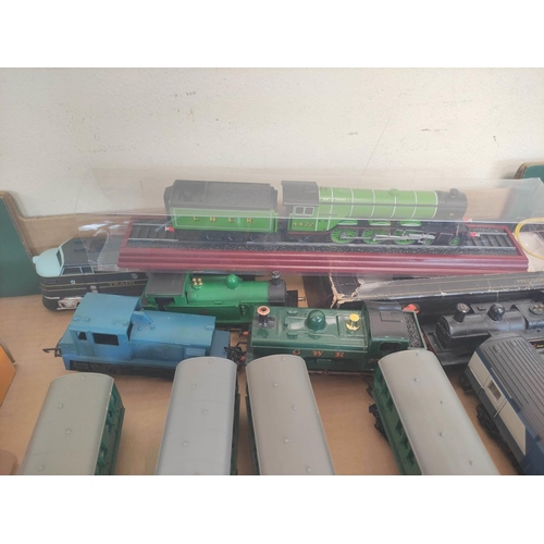 113 - Box of 00 gauge locomotives and rolling stock comprising of Tri-ang Class 4-6-2 