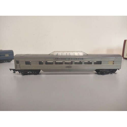 114 - Box of Tri-ang 00 gauge rolling stock comprising of six R131/132 Vista Dome Coaches, two transcontin... 