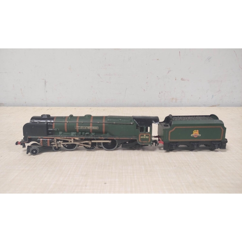 87 - Four 00 gauge Hornby Dublo locomotives and tenders to include EDLT20 Castle Class 4-6-0 'Bristol Cas... 