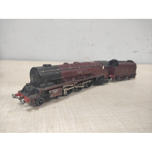 87 - Four 00 gauge Hornby Dublo locomotives and tenders to include EDLT20 Castle Class 4-6-0 'Bristol Cas... 