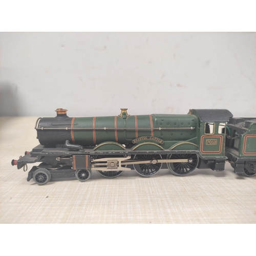 87 - Four 00 gauge Hornby Dublo locomotives and tenders to include EDLT20 Castle Class 4-6-0 'Bristol Cas... 