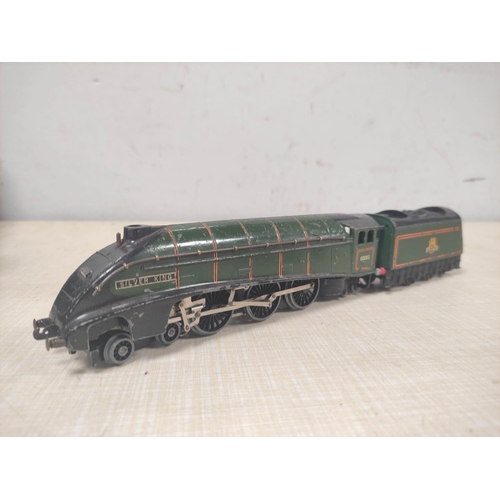 87 - Four 00 gauge Hornby Dublo locomotives and tenders to include EDLT20 Castle Class 4-6-0 'Bristol Cas... 