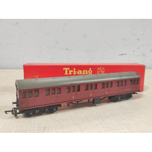 96 - Triang Railways. Seven boxed 00/H0 gauge rolling stock comprising of Suburban Brake Van R120, Utilit... 