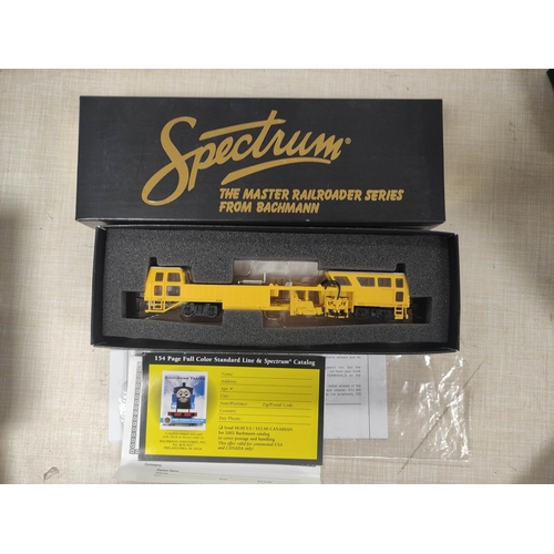 98 - Bachmann. Five boxed 00 gauge models to include Bachmann Spectrum Self Propelled Ballast Regulator 1... 