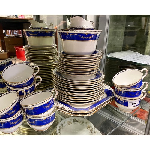 179 - Blue and gilt tea set including two sandwich plates