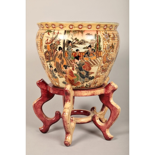 522 - Chinese jardiniere on stand with gilt decoration and gold fish interior, height with stand 45 cm&nbs... 