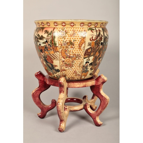 522 - Chinese jardiniere on stand with gilt decoration and gold fish interior, height with stand 45 cm&nbs... 