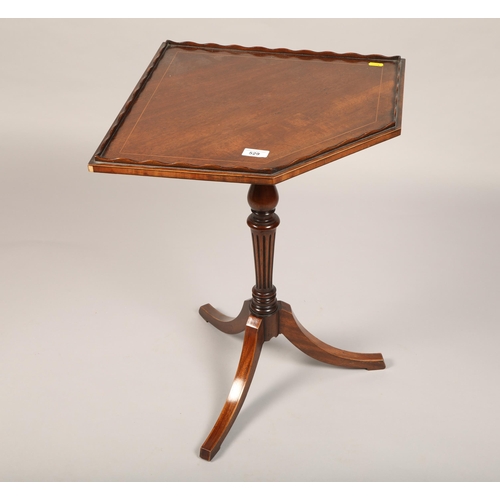 529 - Five sided mahogany corner table h53cm 45cmd