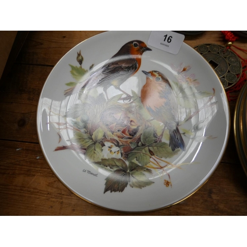 16 - WWF collector's bird plates.