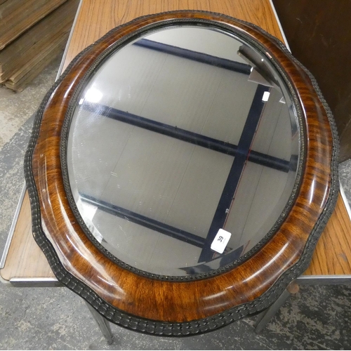 39 - Oval wall mirror.