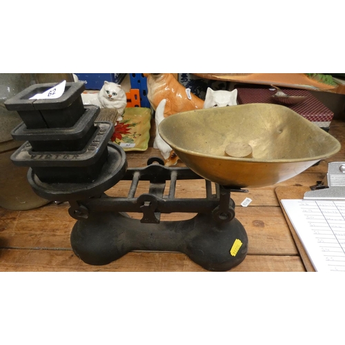 62 - Set of vintage kitchen scales and weights.