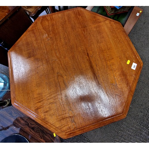 536 - Octagonal oak table with shelf 75cm x 74cm d, 72cm h