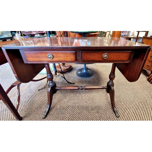 539 - Mahogany pembrook table with brass feet h74cm