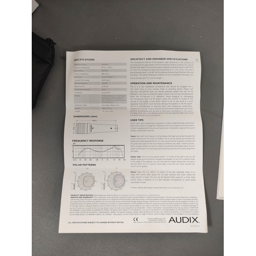 443 - Two boxed Audix microphones to include an i5 Cardiod microphone and an OM6 Dynamic Hypercardiod micr... 