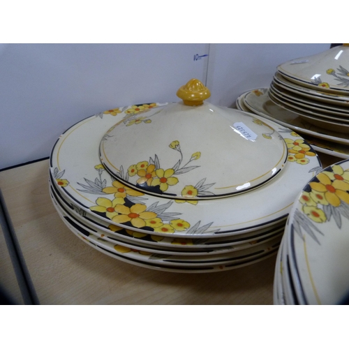 15 - Crown Ducal 'Sunburst' pattern part tea and dinner service.