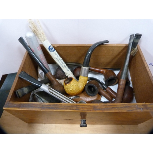 91 - Brass oil lamp with glass funnel, smoking pipes, oil lamp insert, opera glasses etc.