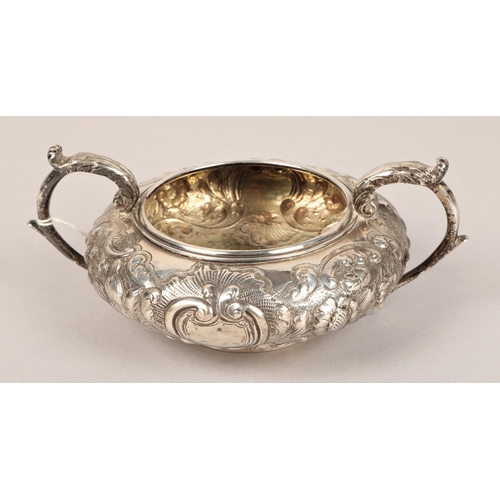 44 - George VI Embossed silver twin handled sugar basin, Thomas Wilkes London 1824 304 grams