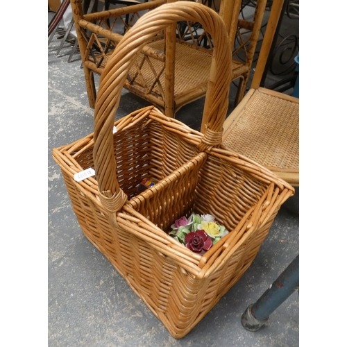 324 - Small table top mirror and basket. (2).