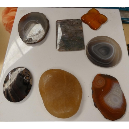 343 - Various small cut and polished geodes.