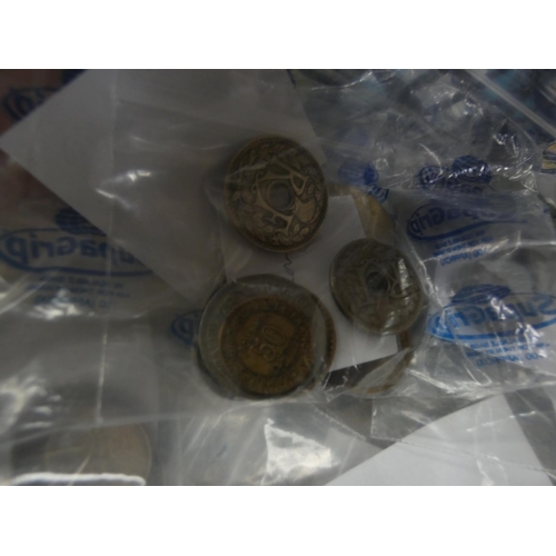 352 - Collection of various coins to include Egyptian King Farouk etc