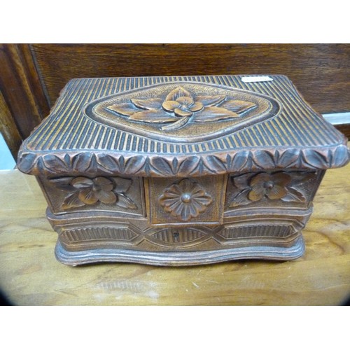14A - Carved jewellery box containing coins, cased sewing kit and 'A Present from Dumfries' box.