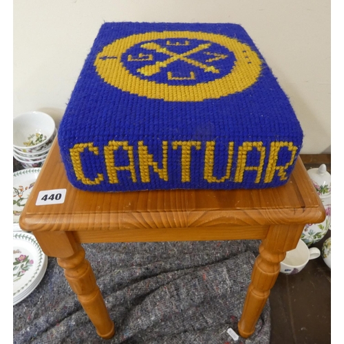 440 - Pine side table and a church kneeler pad.