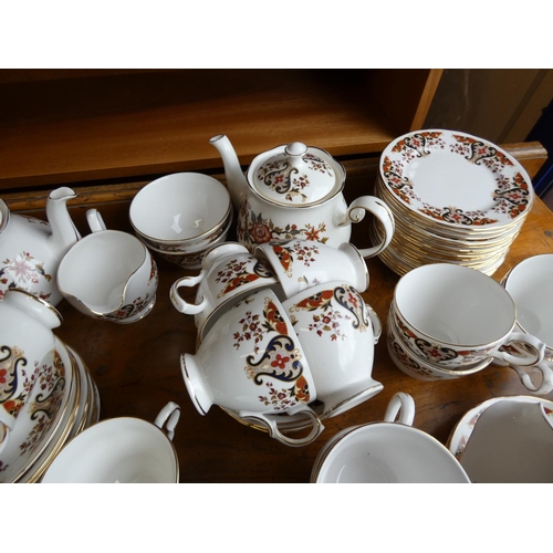 463 - Extensive floral decorated tea set