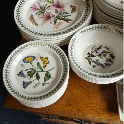 474 - Portmeirion 'Botanic' pattern dinner service