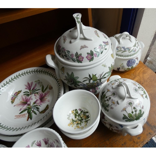 474 - Portmeirion 'Botanic' pattern dinner service