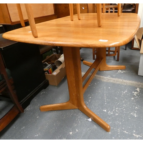 516 - Mid 20th century D Scan table and four chairs.