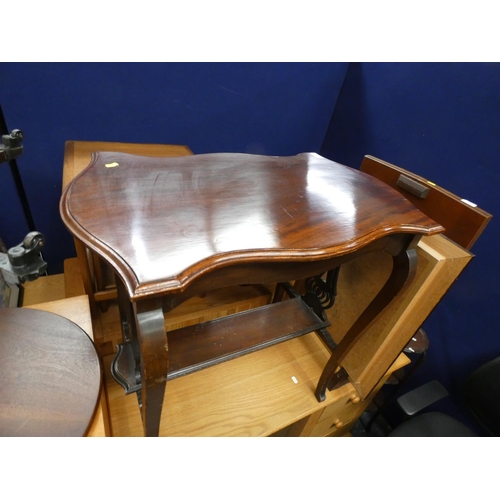 543 - Two tier mahogany occasional table.