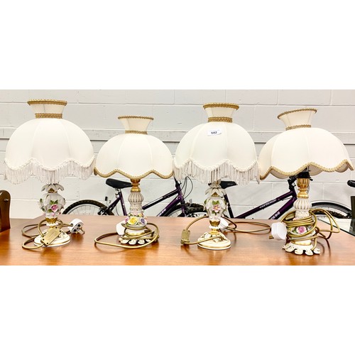 542 - Four vintage table lamps