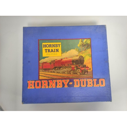 372 - Hornby Dublo EDG7 Tank Goods Train Set with box and instructions.