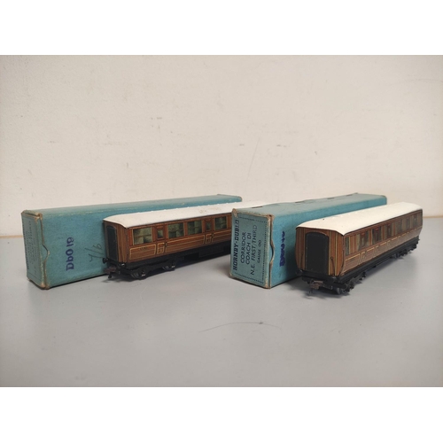 373 - Collection of boxed OO gauge Hornby Dublo rolling stock to include two Corridor D1 Coaches, an Esso ... 