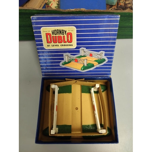 375 - Collection of boxed Hornby Dublo track components to include a No1 Transformer, D1 Level Crossing, t... 