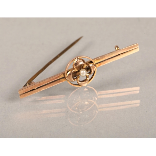 55 - Ladies 9 ct gold seed pearl brooch