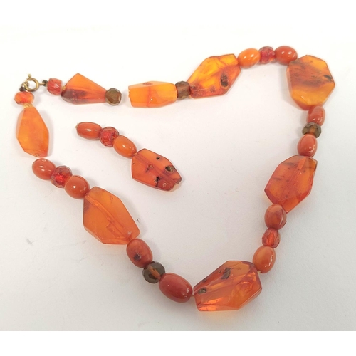 110 - Amber bead necklet, 24g.