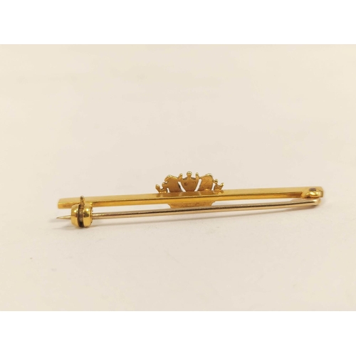 61 - 9ct gold Naval Crown brooch by Bensons, 1968, 2.6g.