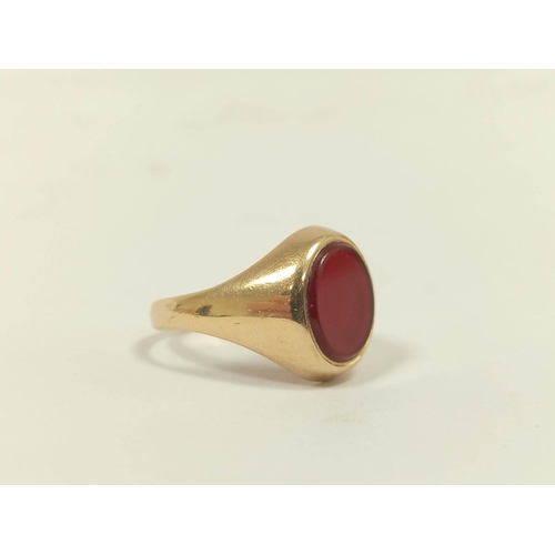 75 - 9ct gold signet ring, with oval carnelian, and another onyx, 7.5g gross, sizes 'U' and 'R'.