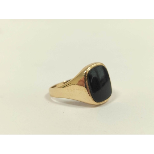 75 - 9ct gold signet ring, with oval carnelian, and another onyx, 7.5g gross, sizes 'U' and 'R'.