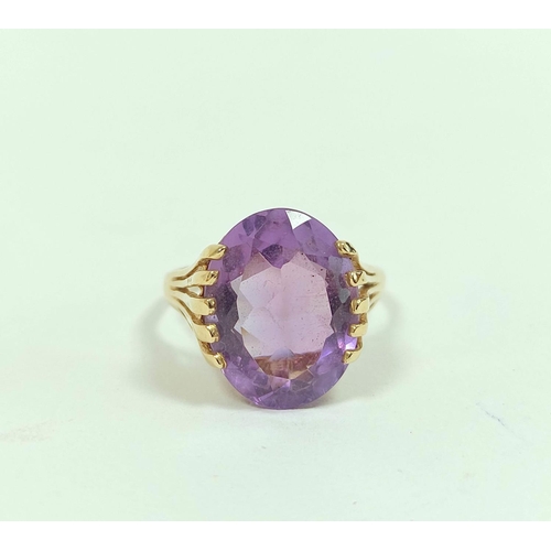 76 - 9ct gold amethyst ring, size 'Q½'.