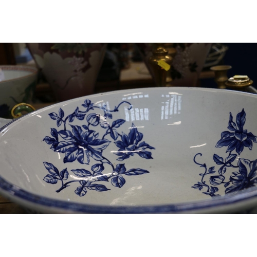 178 - Blue and white clematis basin, 38cm diameter, Hancock sauce boat and a Quimperware style twin handle... 