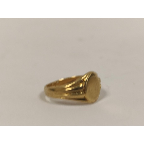 131 - 18ct gold gem ring and a similar signet ring, 5.4g.  (2).