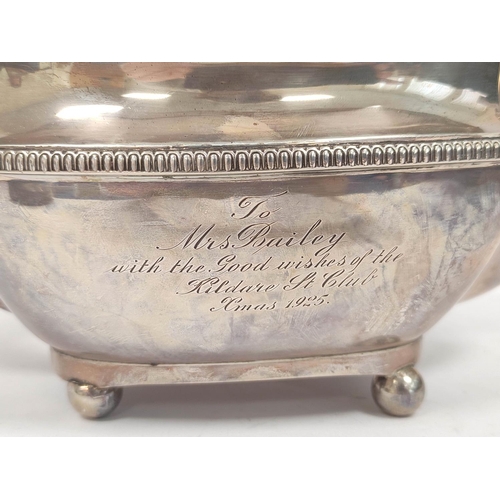 141 - Silver teapot of boat shape, Chester, 1913, 626g.