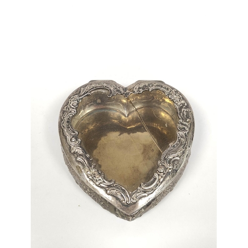 144 - Continental silver bijouterie box of heart shape with glazed lid, import marks, 1896, 284g gross.