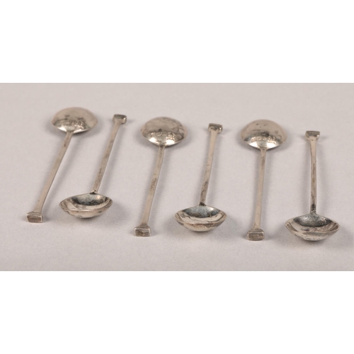 172 - Set of six silver coffee spoons, Birmingham 1928