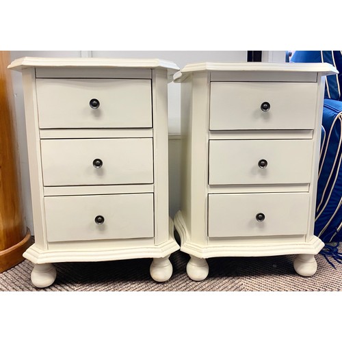 541 - Pair of cream three drawer bedside cabinets (2)